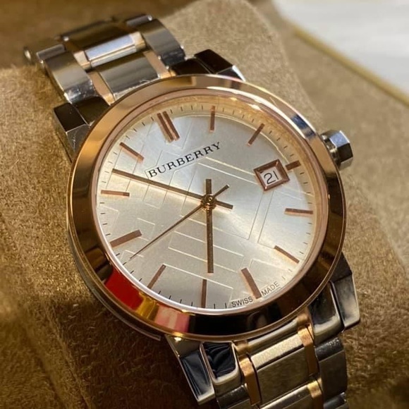 SOLD / Burberry Women Two-Tone Stainless Steel Watch
Swiss Made
Sapphire Crystal - Picture 3 of 12